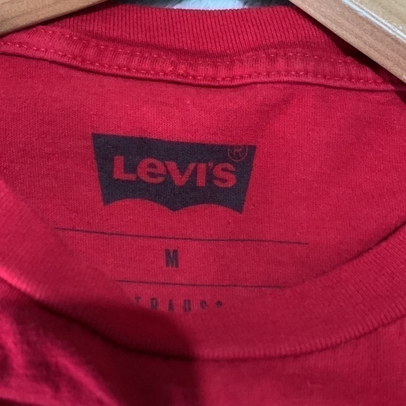 Levis Médium T-shirt - Picture 3 of 3